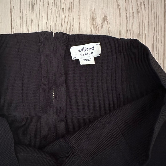 Wilfred Skirt from Aritzia - Picture 3 of 5